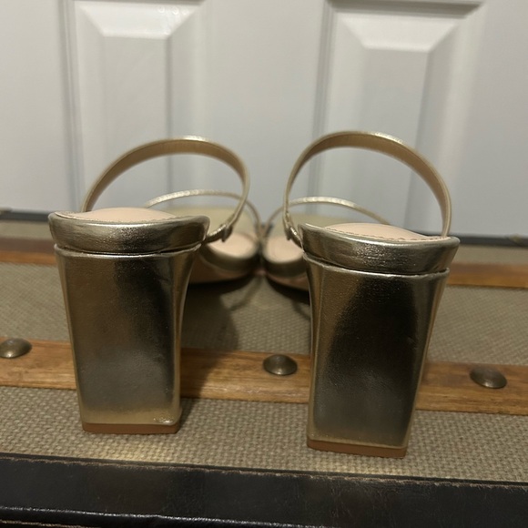 GOLD SQUARE TOE HEELS SIZE 8 - Picture 4 of 4